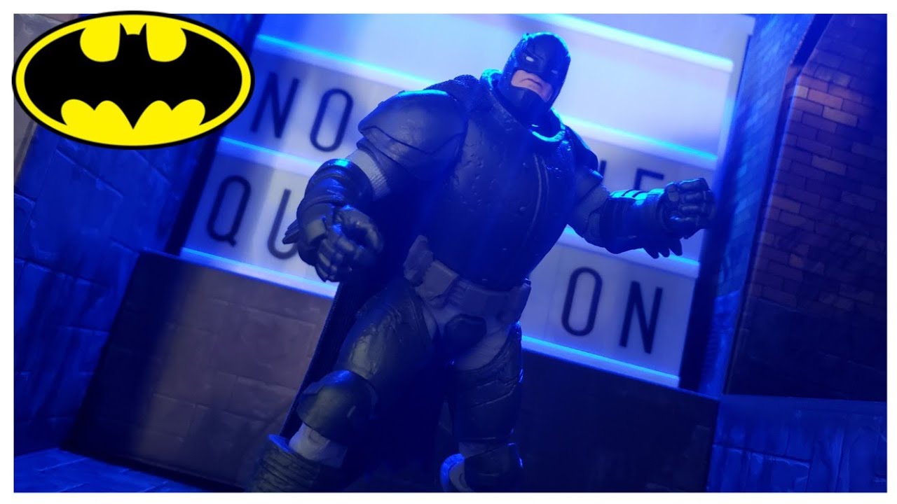 DC Multiverse - Armoured Batman Review!