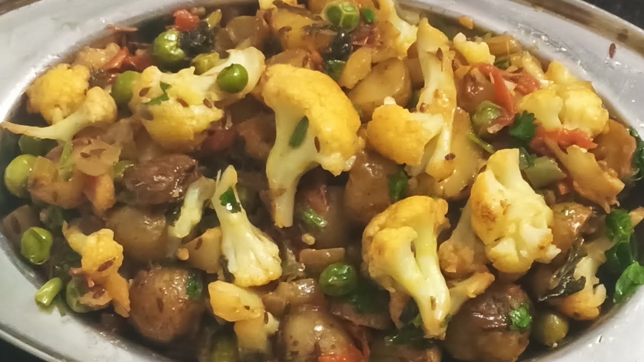 🙏😋 गोभी की ग्रेवी वाली सब्जी खाकर बोर हो गए हैं तो बनाया बिल्कुल शादी सब्जी गोभी की 🔥 #गोभी 👍✅