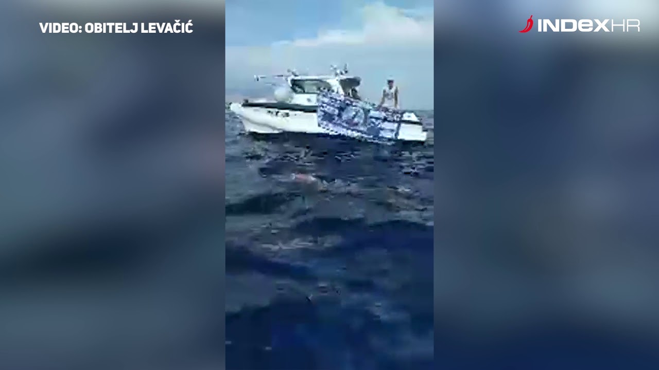 Dina Levačić trenutno pliva kroz Brački kanal
