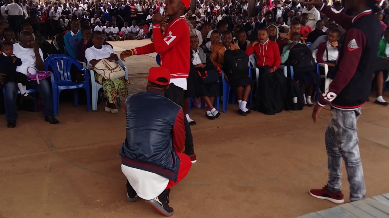 Elmigro performance live with Troy cj (tournée scolaire ).10records