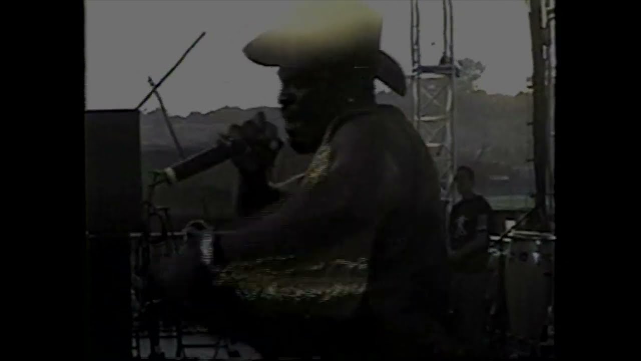 EEK-A-MOUSE ~Assassinator~ LIVE at the DEL MAR FAIR [2001]