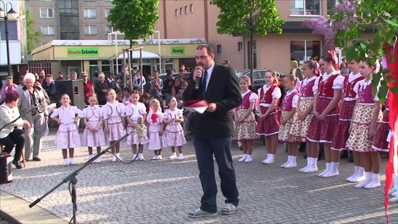 Vztýčenému Máju v Sečovciach zahrali aj heligonkári