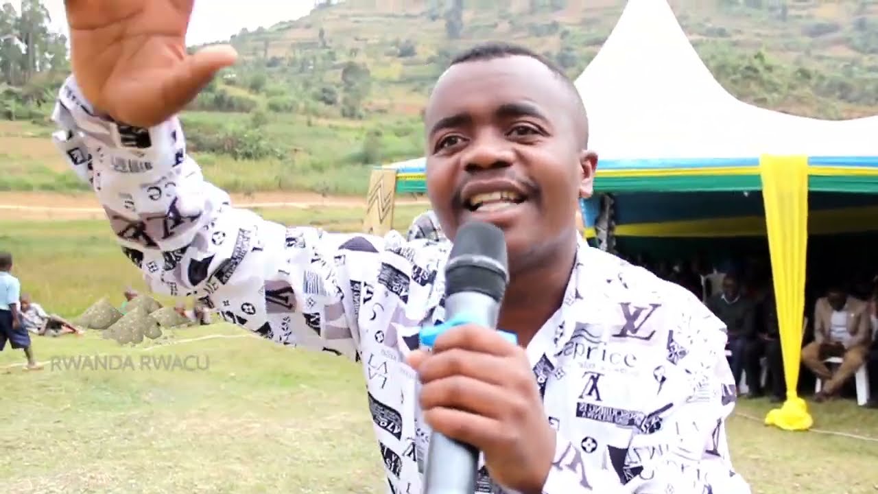 Gakenke: Umuhanzi yazamuye abaturage mubicu maze bishimira ko bibohoye🔥 #skyway #Kamubuga