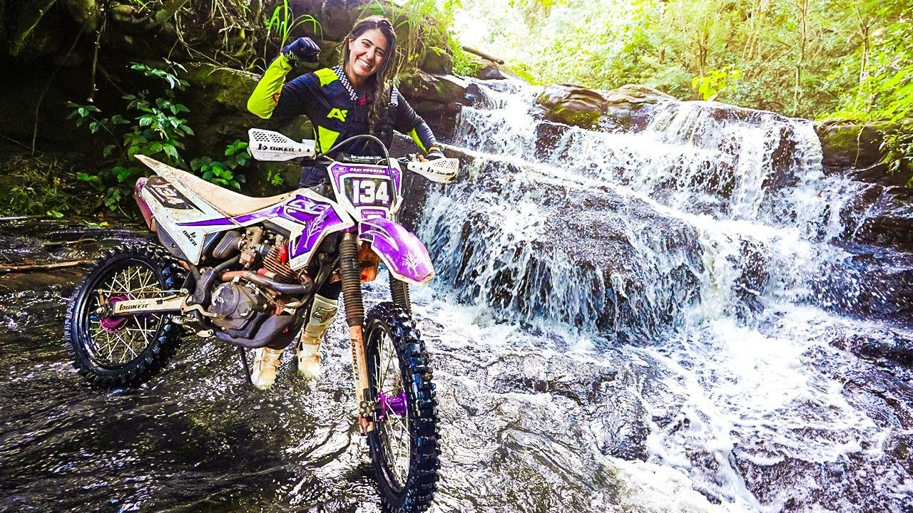 FIZ UMA TRILHA HARD NA CACHOEIRA COM MINHA 230!