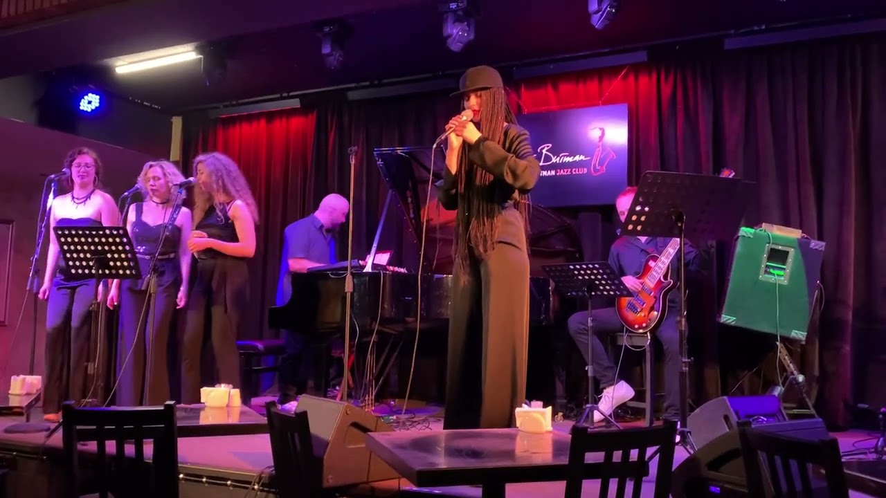 “I Am a Woman” / Diana Sur