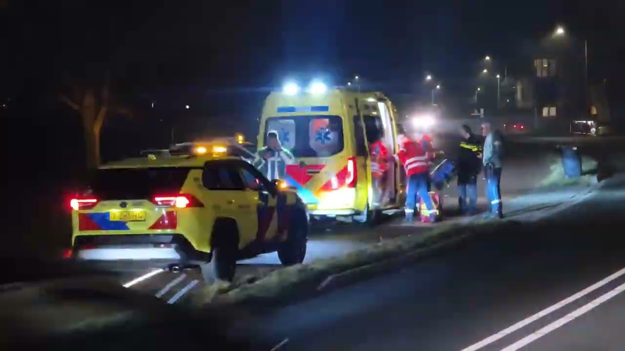 Traumahelikopter lifeliner 3 in Voorthuizen voor een medisch incident 