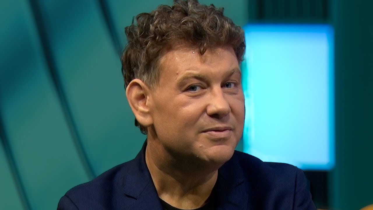 Jurnalistul Mihai Ghiță: N-aveam bani și m-am angajat casier pe role. Începe NOUL SEZON “În Oglindă“