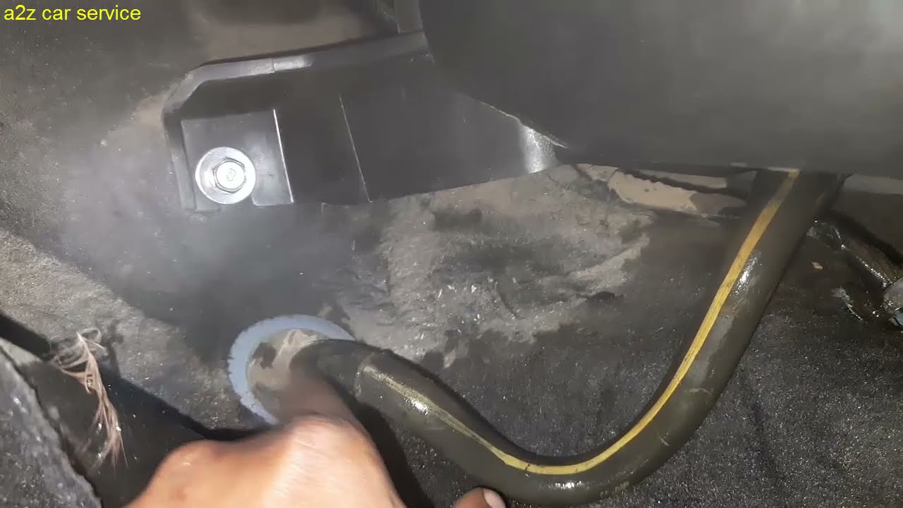 गाडी में AC का WATER DRAIN PIPE JAM होक गाडी की अंदर पूरा पानी भरगया || How unclog car AC drain pipe