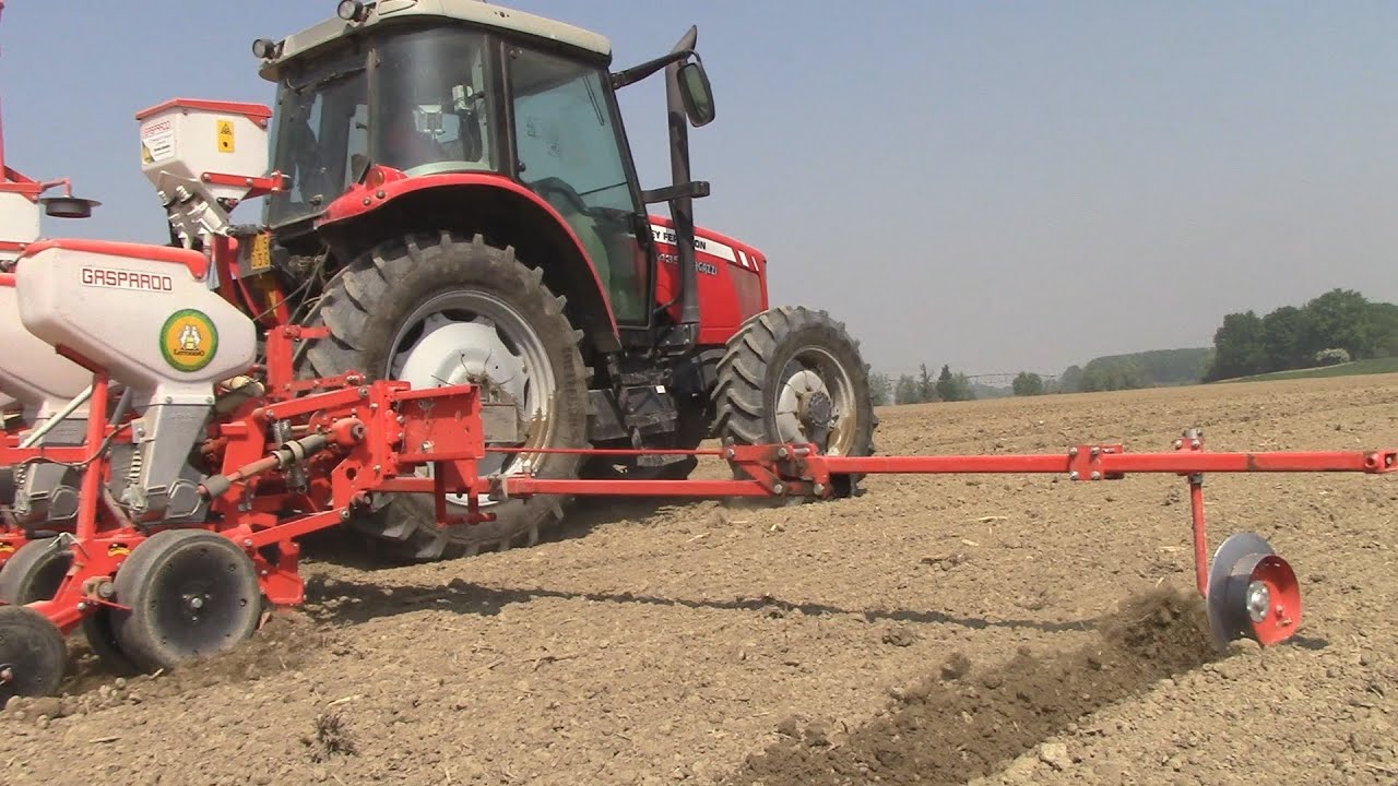 Seeding Corn 2014 - Massey Ferguson 5435 + Gaspardo 8 File