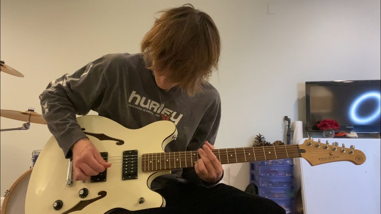 Customizing Squier Affinity Series Starcaster (Inspired by Tom DeLonge)