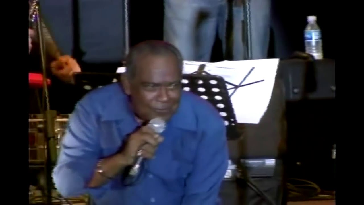 CHEO FELICIANO DESDE LA GUAIRA 2009 A LAS SEIS Y NINA POPURRIT