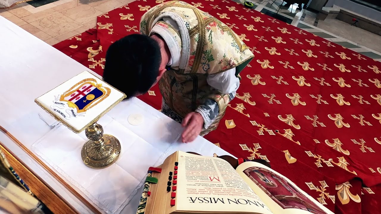 Prayers and Gestures of the Traditional Roman Rite Mass