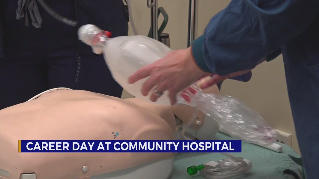На Дне карьеры в Community Hospital студенты знакомятся с возможностями карьерного роста в больни...