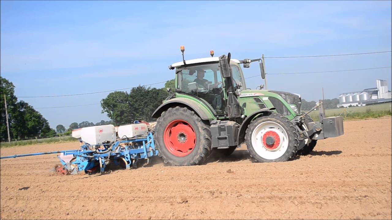Semis de ma&iuml;s 2016 avec un Fendt 516 & semoir Monosem 8rangs