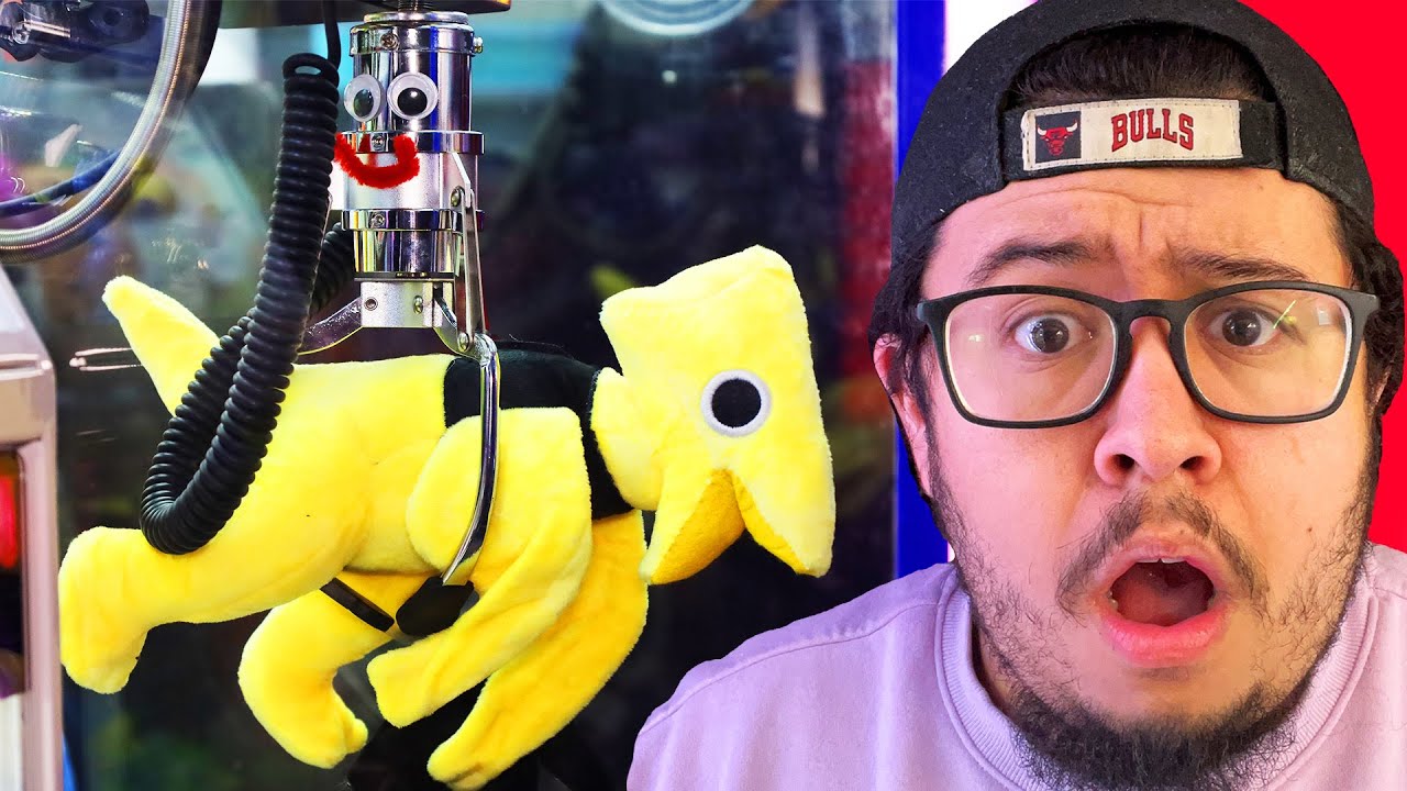 Yellow Chapter 2 Rainbow Friend INSIDE Claw Machine