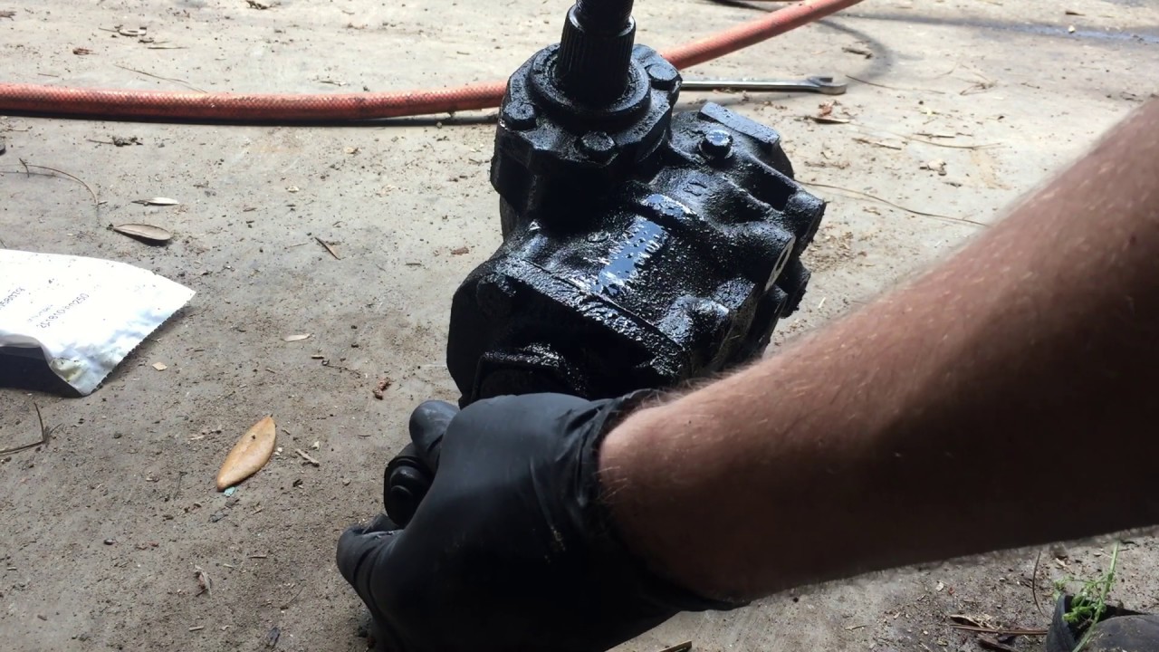 85 Mercedes 300D Steering Box Swap Part 2