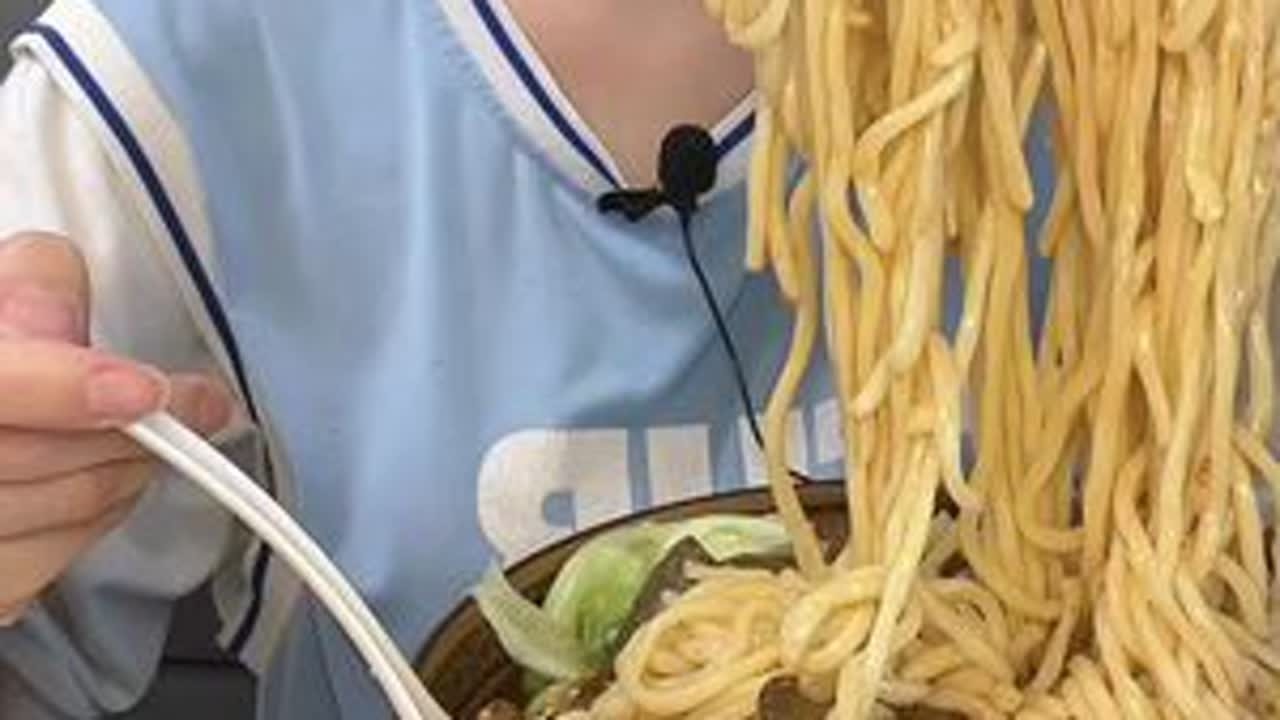 嗦面条