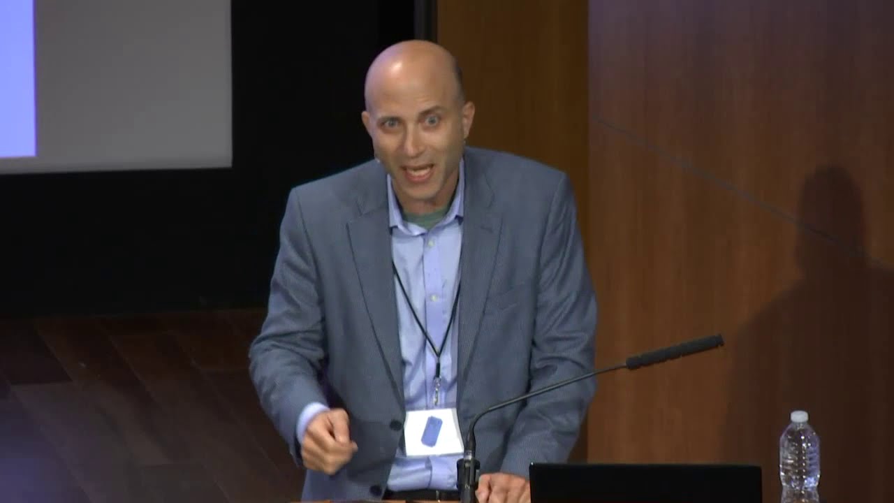 Holding the Center: The Domestic Origins of Wilsonianism - Erez Manela