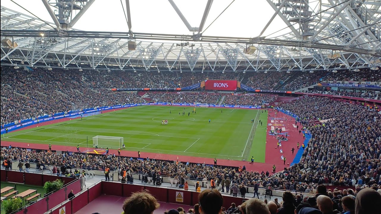 Im forever blowing bubbles (WHU V SUNDERLAND)