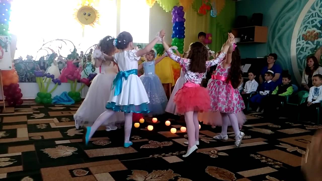 Танець зі свічками