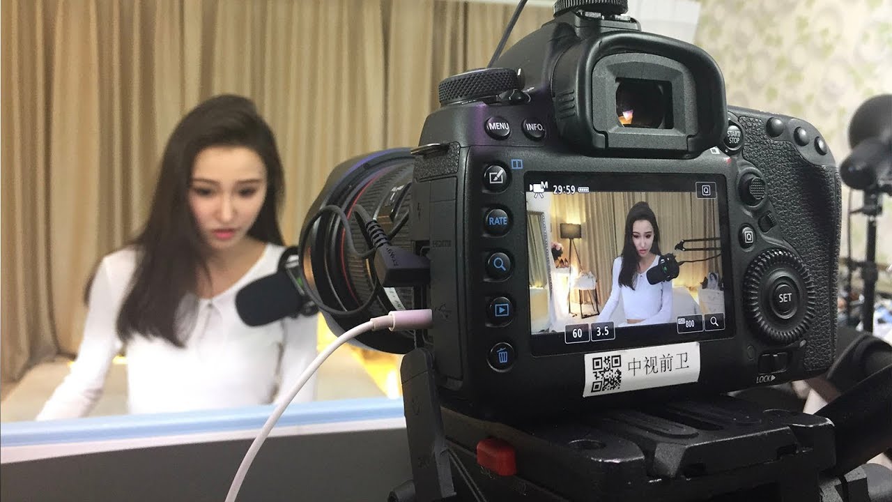 Live Streamers behind the Screen