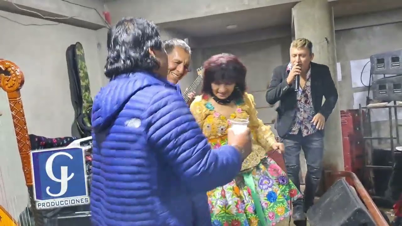 Mina Gonzales y Totito de Santa Cruz en Muzga - Paccho VIRGEN CANDELARIA 2023