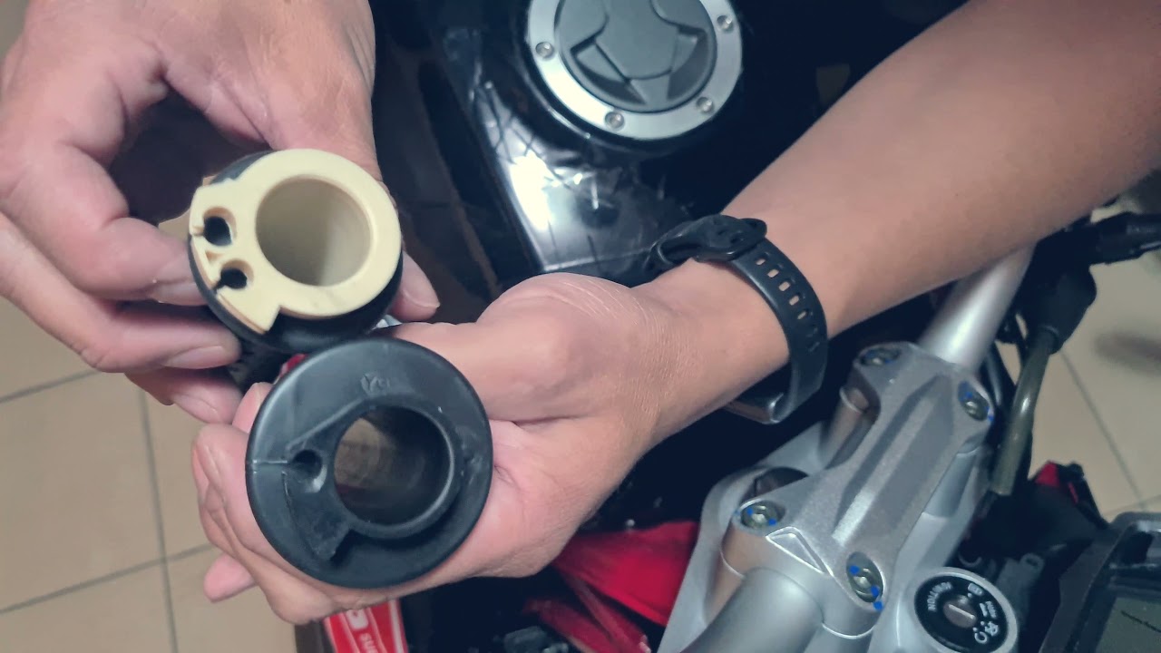 como cambiarle los puños a una moto