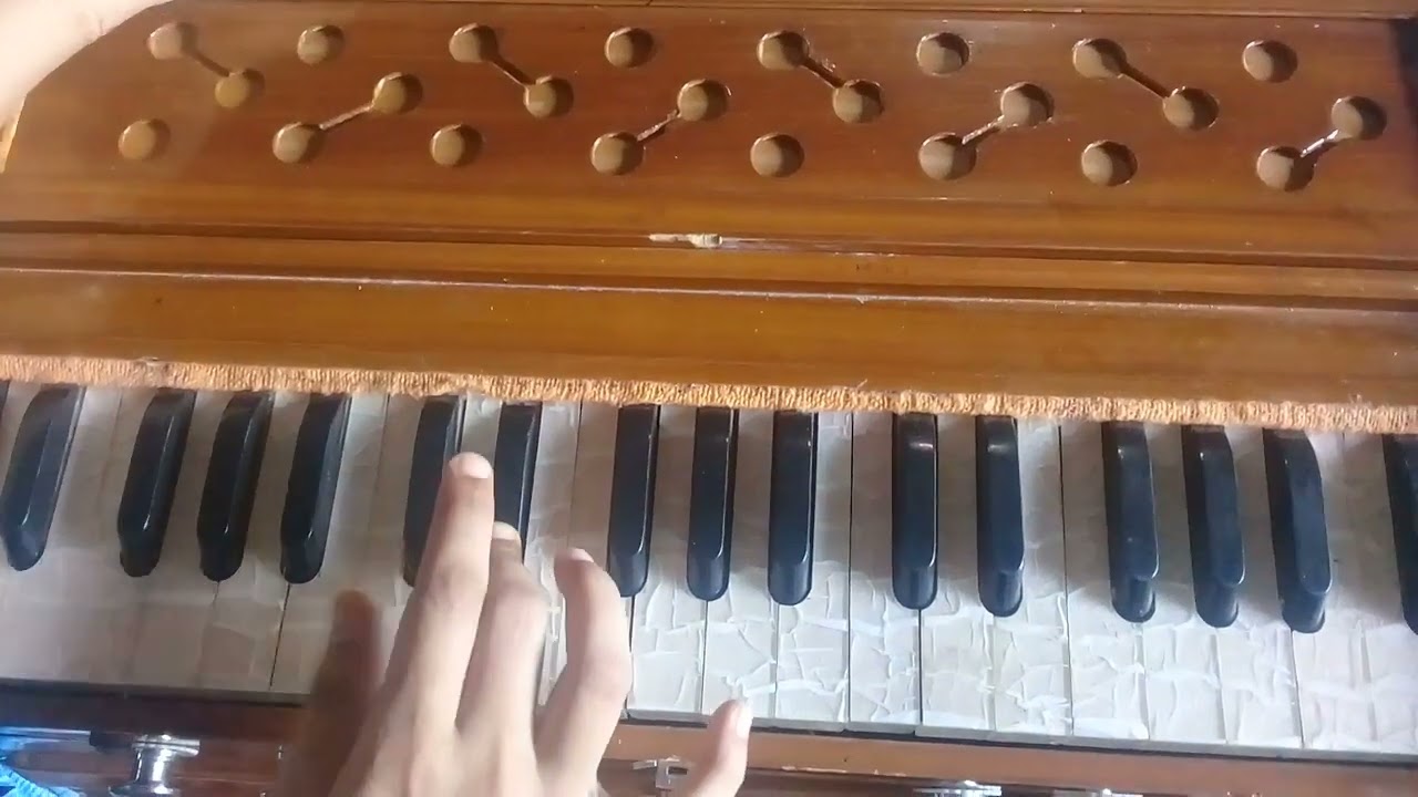 (jivat jivat jivat raho)shabad on harmonium female scale by anshpreet kaur