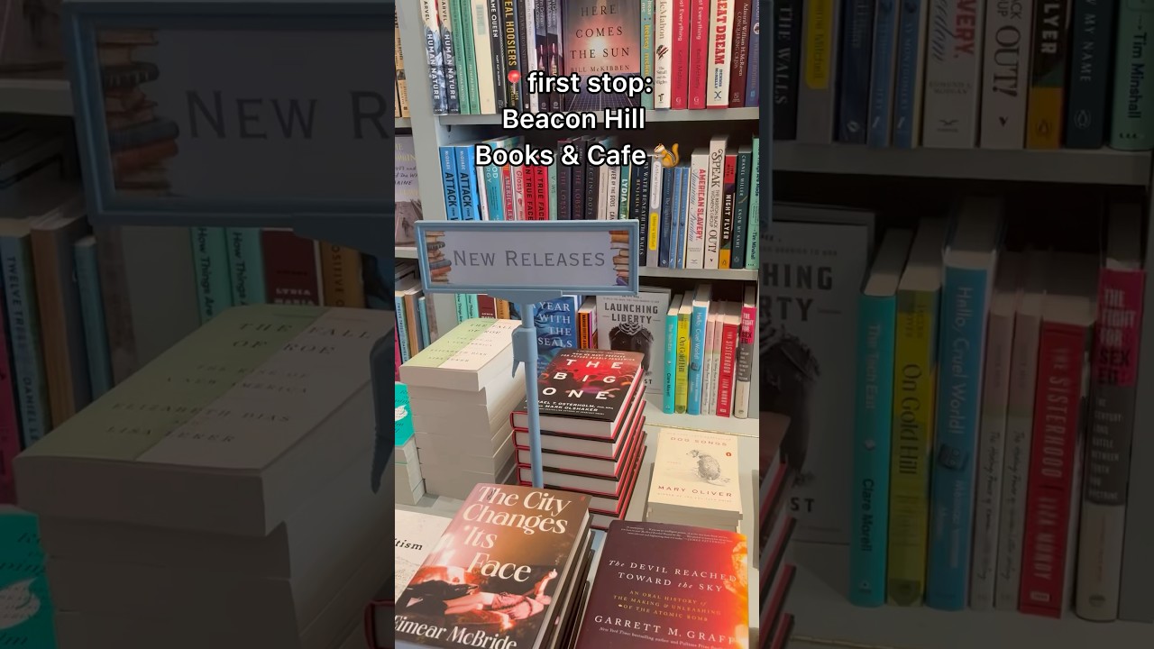 mini book shopping vlog in Boston!! 📚🐿️✨absolutely loved the first bookstore we went to!! #books