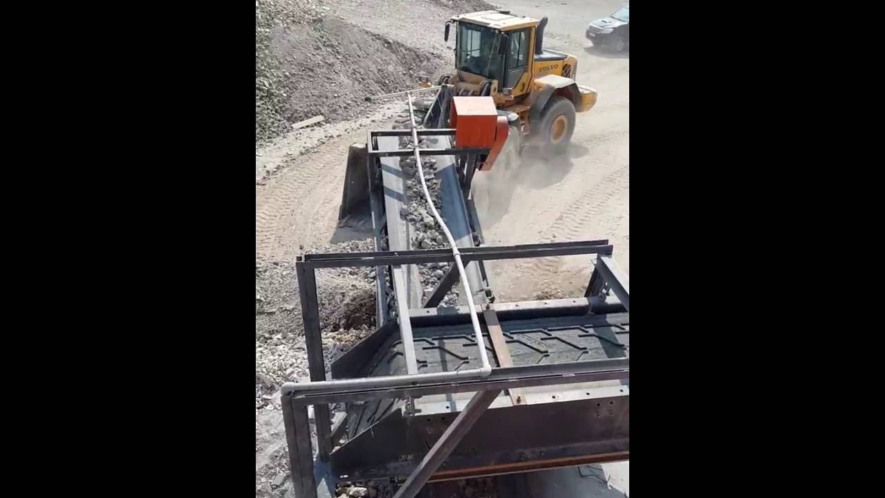 Beton moloz kırma ve ayıklama tesisi