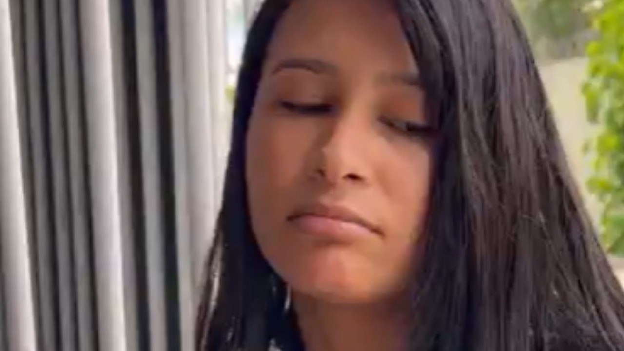 Uma mulher arrogante que não quis ajuda por uma aparência que lhe custou muito