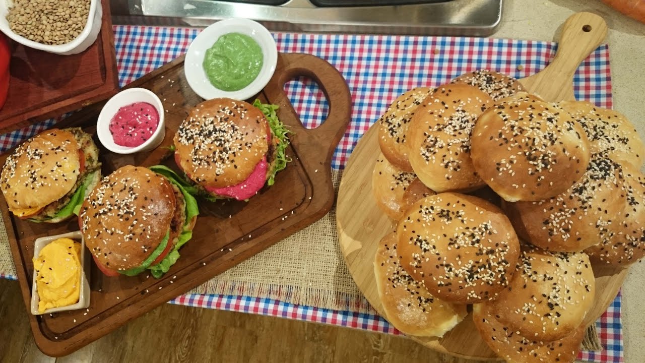 Hamburguesas de legumbres con pan casero de hamburguesa