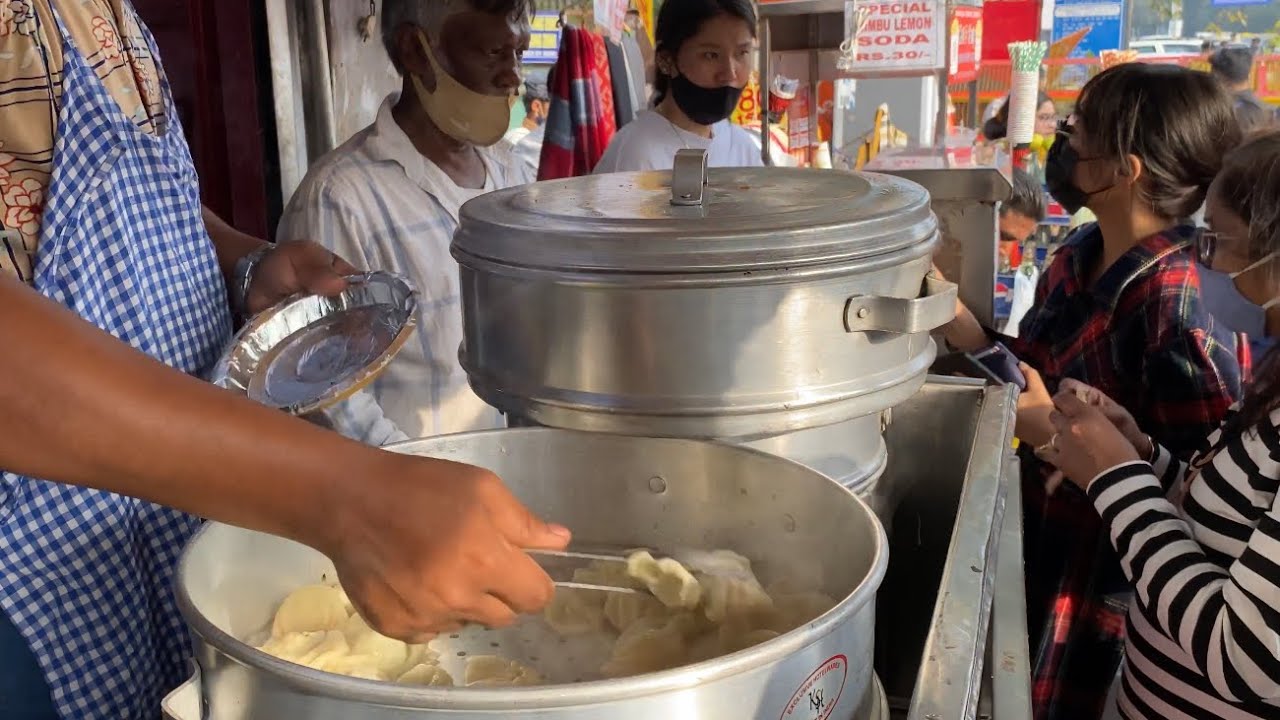 Crowd going crazy for Momos | Dolma aunty momos | Indian Street Food