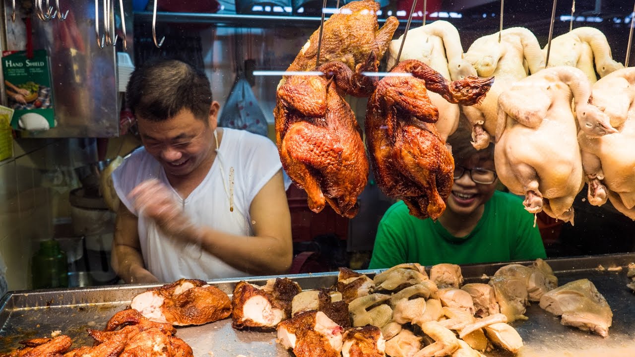 Famous Singapore Chicken Rice - Roasted Chicken VS. Boiled Chicken!?