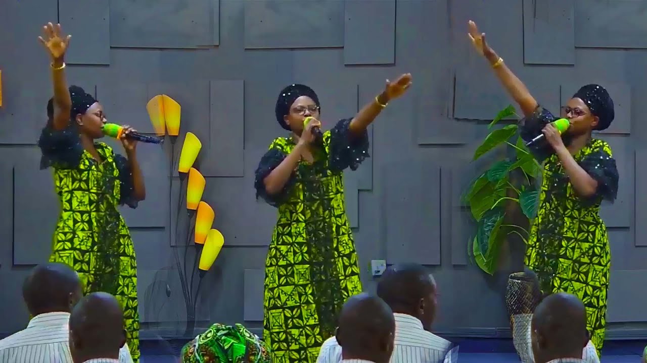 Ev MUKAHIRWA Claudette  Duhunike ibihagije kuko hari imyaka yinzara