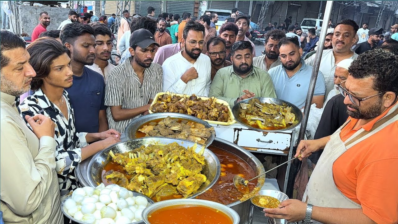 THE PERFECT 🤩 TASTE OF MUTTON CHANNAY IN LAHORE | ANDA CHANAY | KOFTA CHANAY | STREET FOOD PAKISTAN