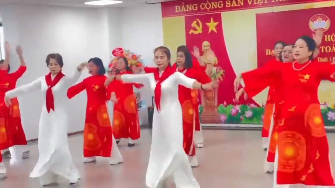 Việt Nam ơi ta nắm tay nhau dân vũ CT8 Từ Liêm❤