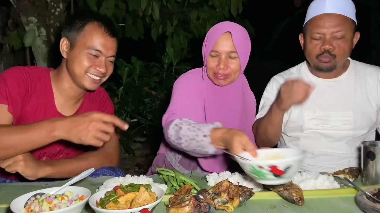 BAKAR IKAN DARI HASIL KOLAM! LEZAAAAAT!