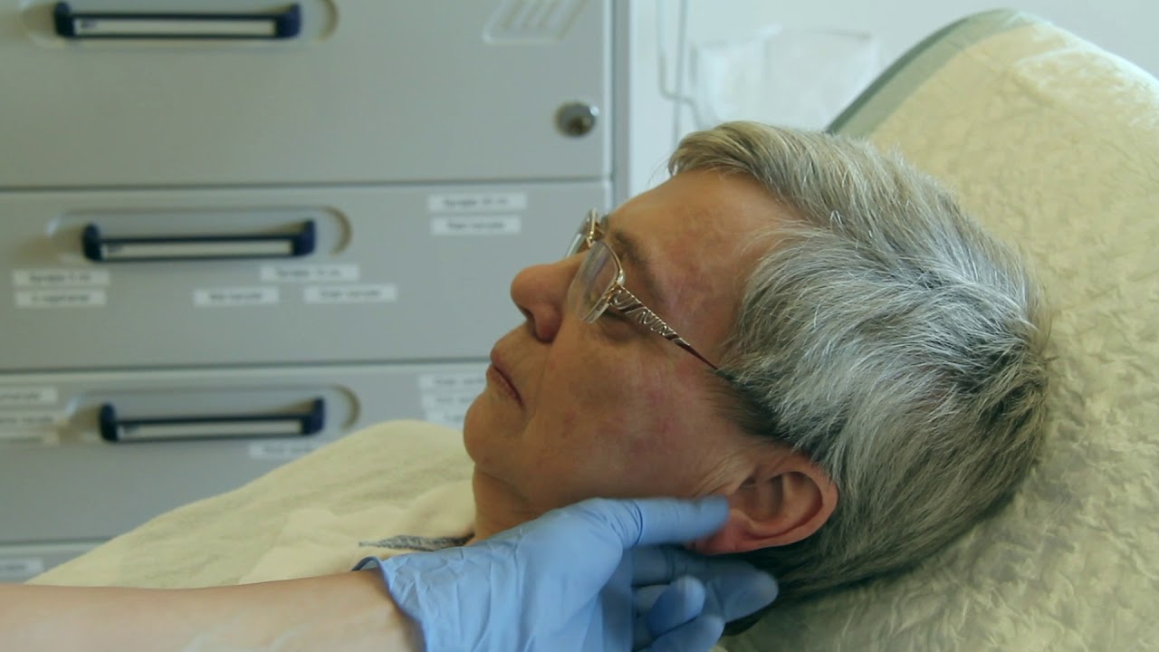 Capillary sampling on adults for blood gas analysis (German subtitles)