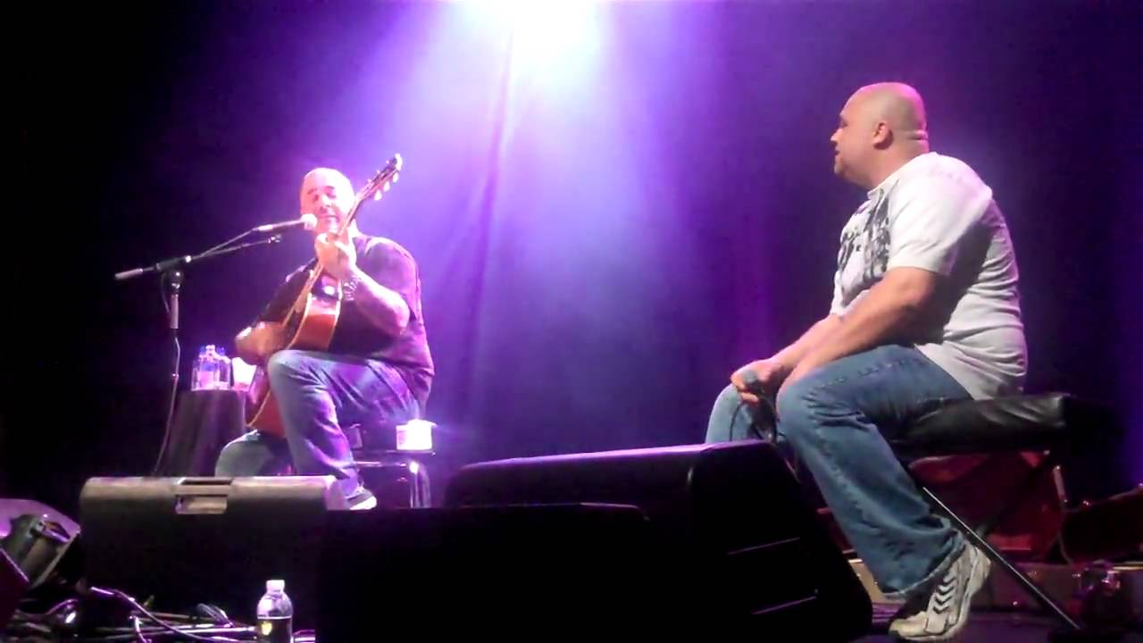 Aaron Lewis and Lucky Fan