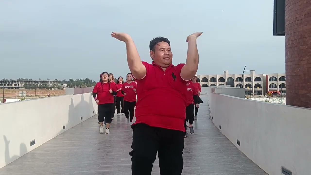 恭喜你万事如意 新年舞, 老师和会员们一起跳舞 Wan shi ru yi Imlek dance bersama Laoshi Defit & Anggota senam di Batam 2026