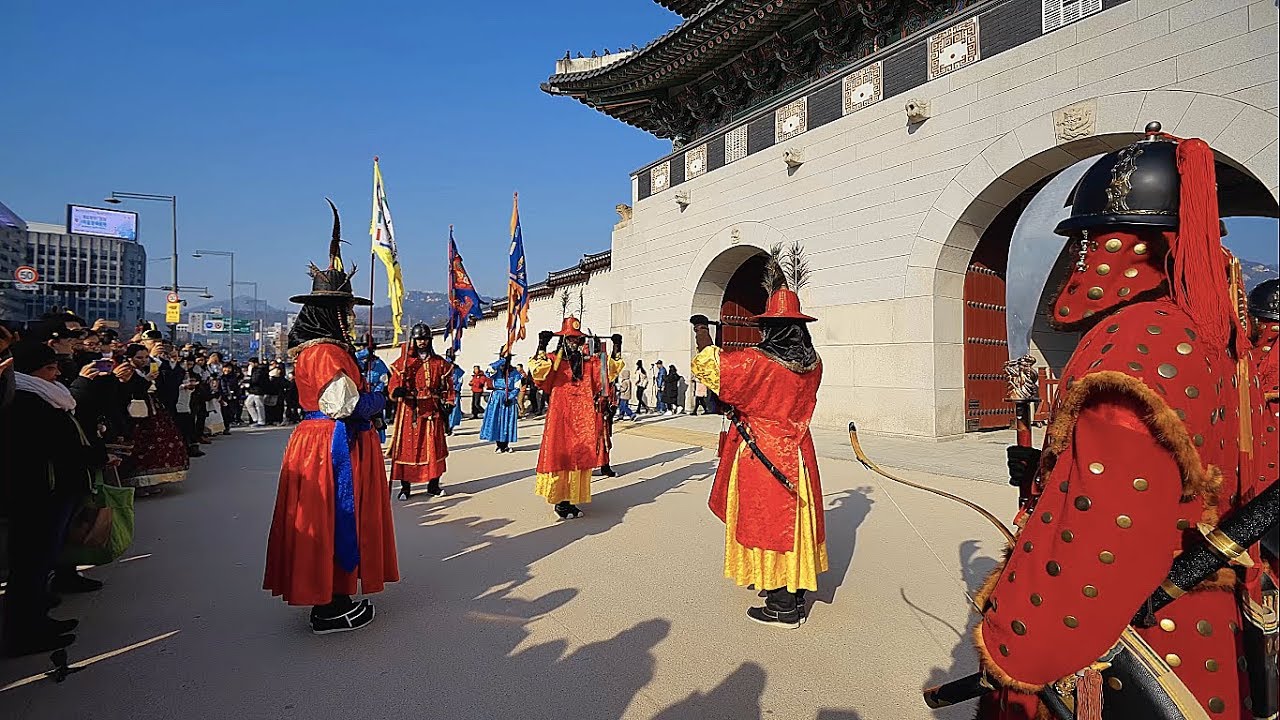 【4K60FPS】 Walking around in Gyeongbokgung (royal palace), Seoul, Korea 경복궁,광화문 파수식,キョンボックン 景福宮