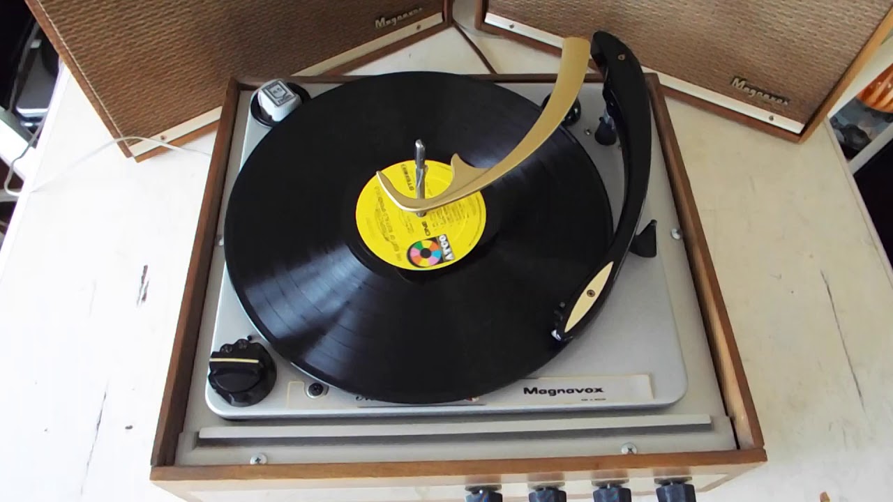 Magnavox Micromatic stereo record player playing an LP
