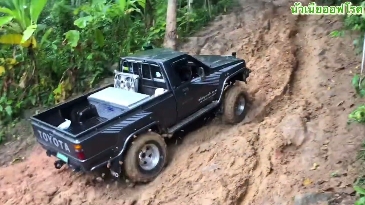 Toyota LN60 vs Toyota LN65 ปะทะกันเขาตาเหมียนทางกลาง