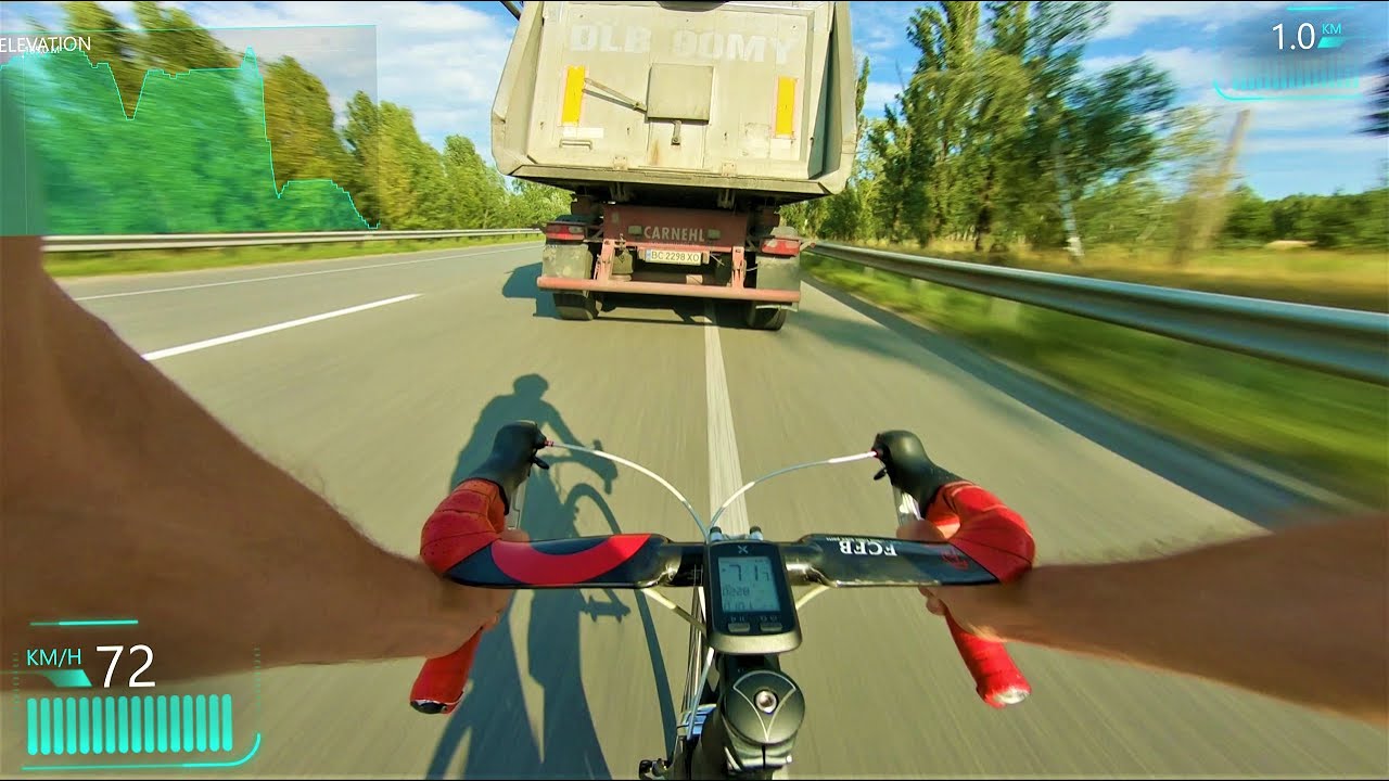 🚴🏿‍♂️Accelerated over 70 km/h on a road bike. Riding behind a bus and truck on a road bike.