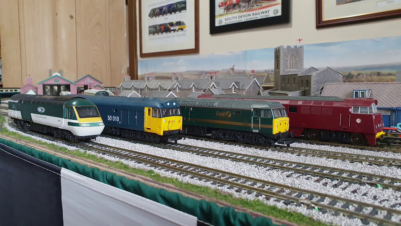 Lima Diesel loco running session. What you can find on the second hand market.