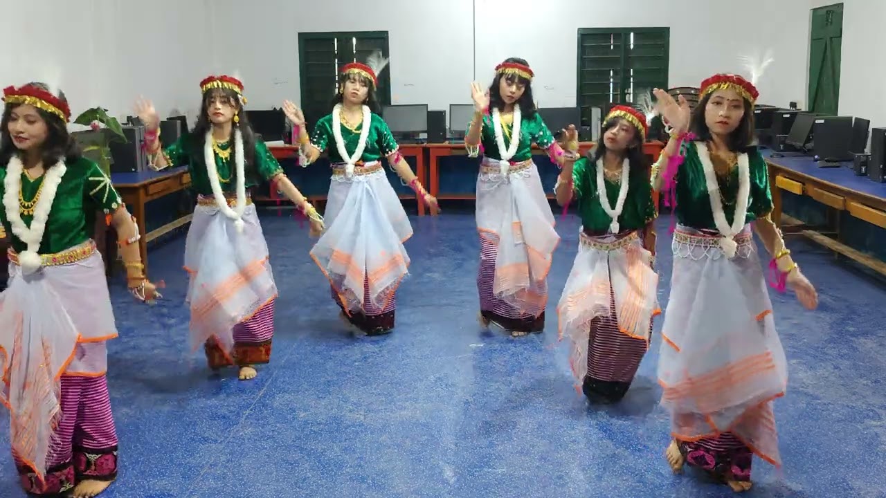Folk Group Dance 2022 Present by class 8 students kv Akampat
