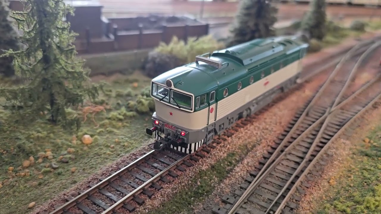 Nurek T478 Roco z zabudowanym dekoderem Zimo MS450R. Zmodyfikowane oświetlenie + kabiny.