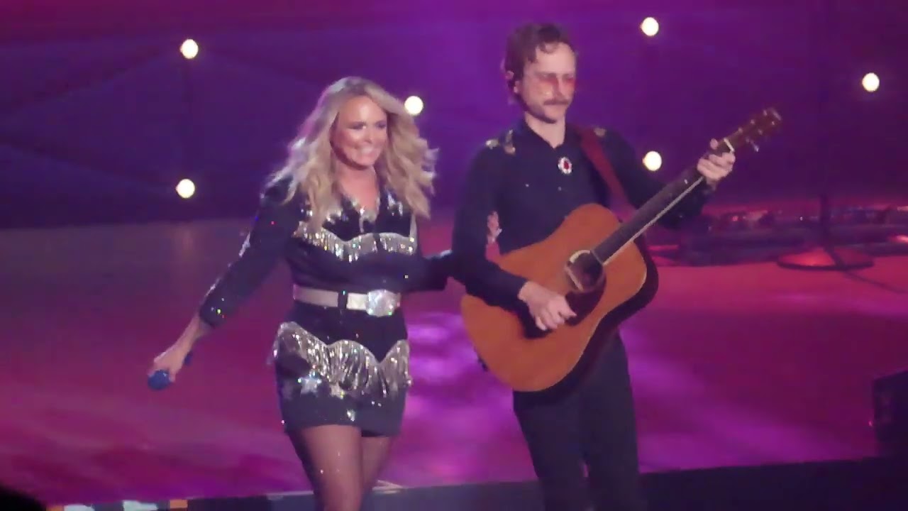2023 12 07 Miranda Lambert - Tequila Does