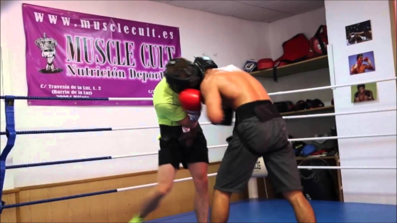 Jamie Kavanagh sparring in Malaga